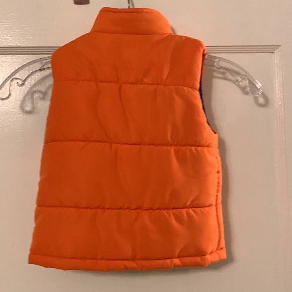 Orange puffy vest 3T - Picture 2 of 5